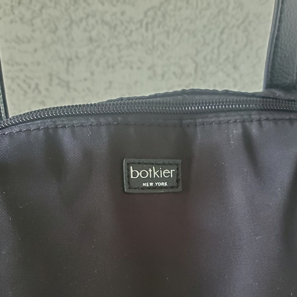 New Botkier New York Bond Black Nylon Zip Tote Bag. - Picture 15 of 16